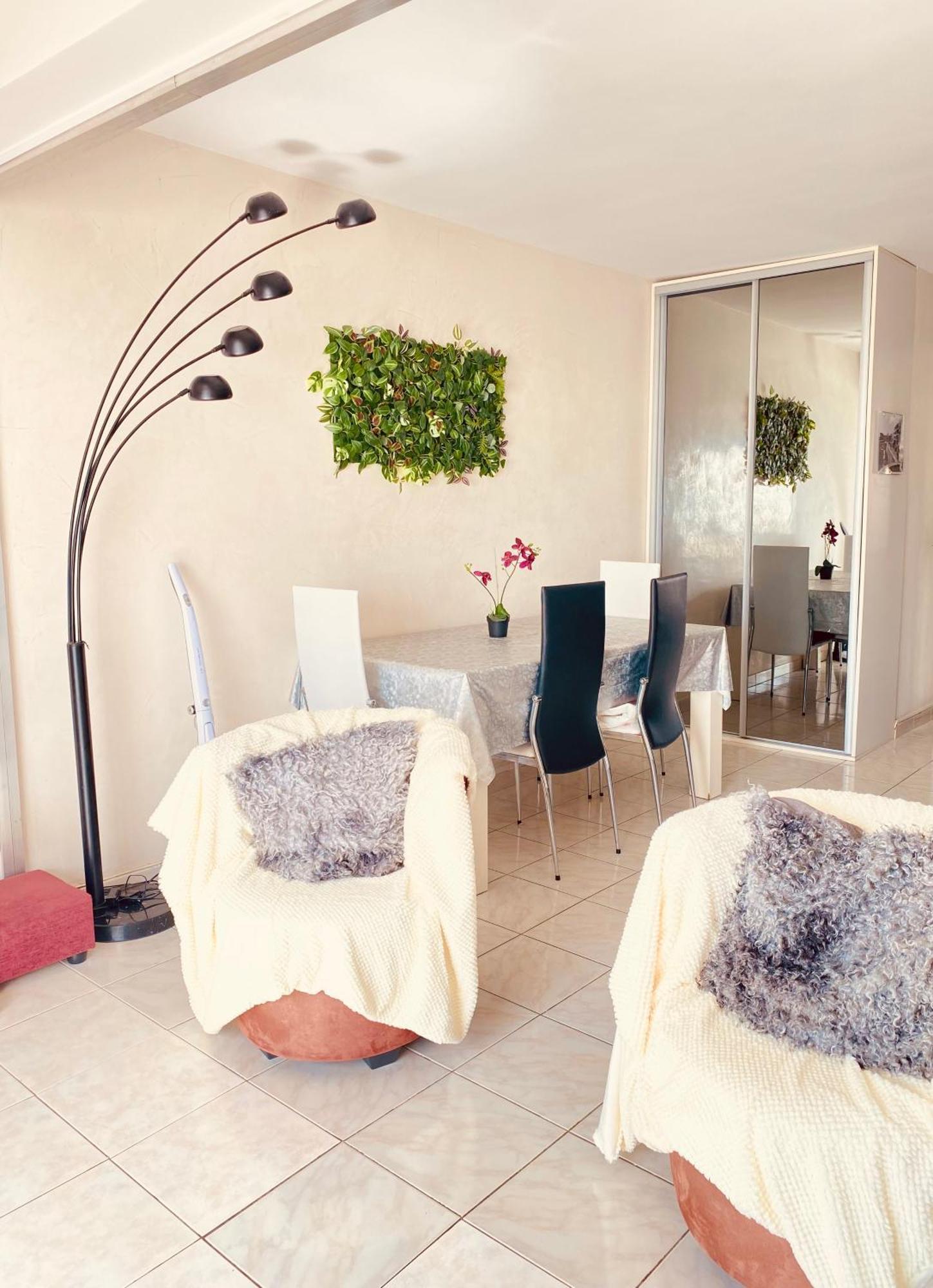 Appartement Grau Du Roi - Front De - Centre -rive Gauche *